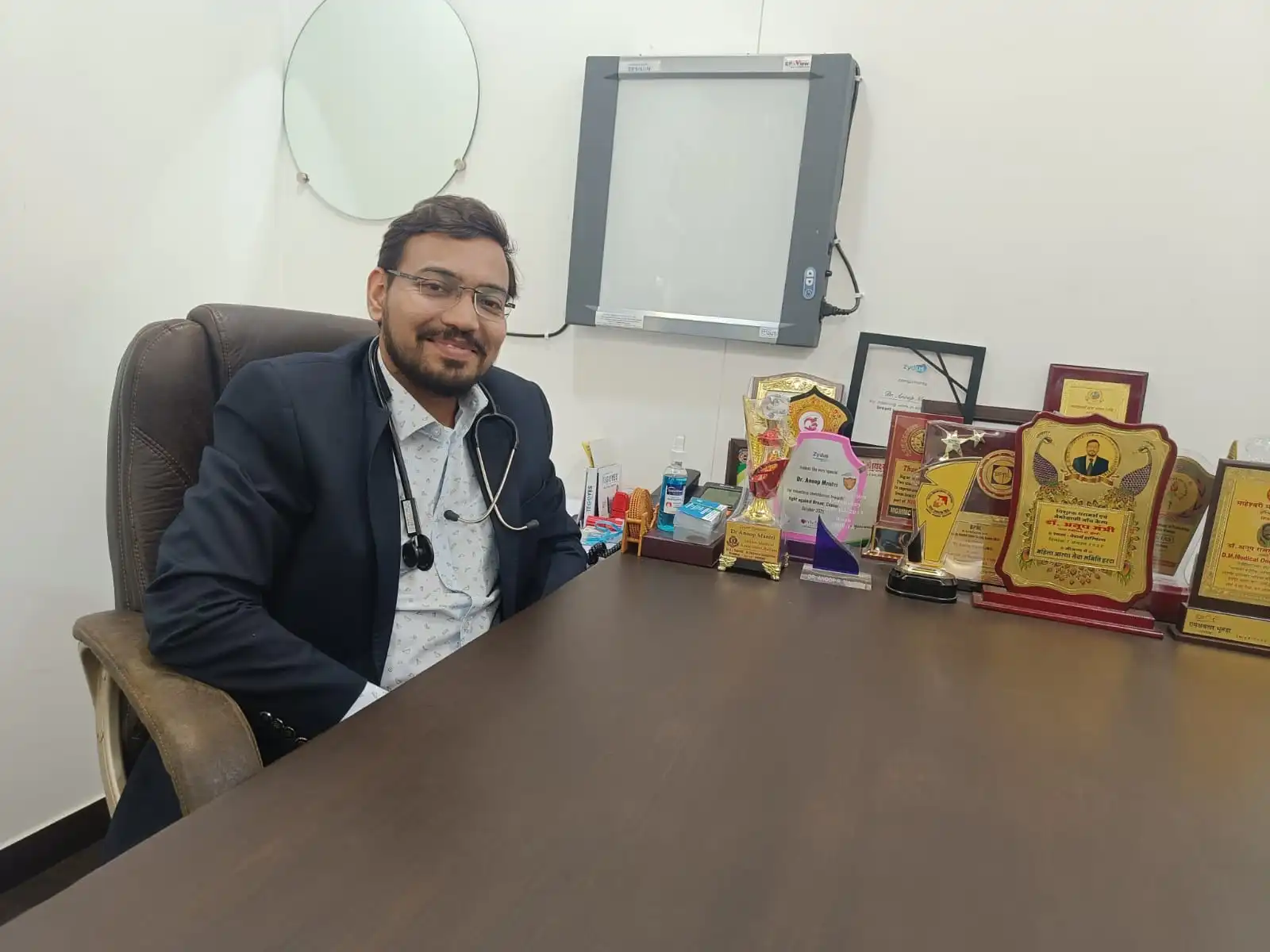 Dr. anoop mantri oncologist